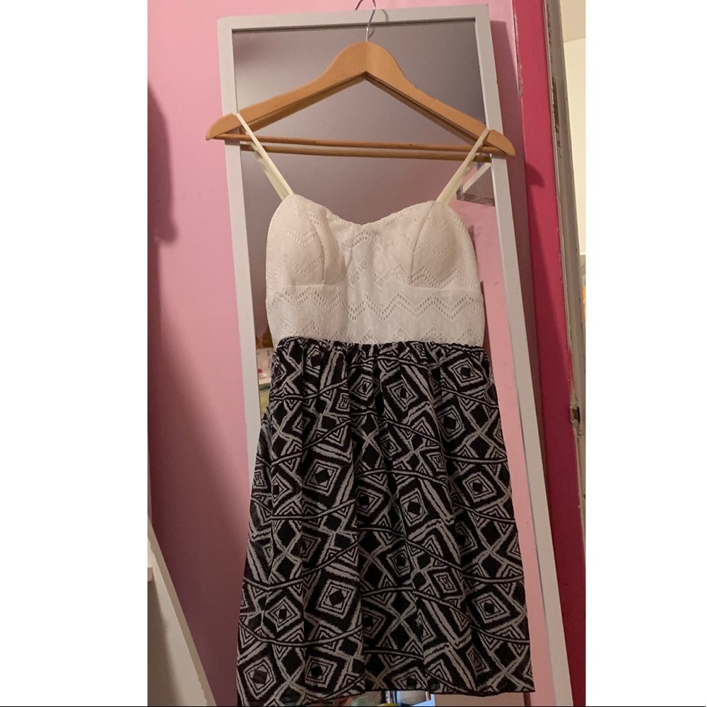 Short black and white Aztec print dress